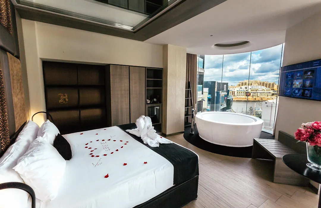 Hugo'S Boutique Hotel - Adults Only-1